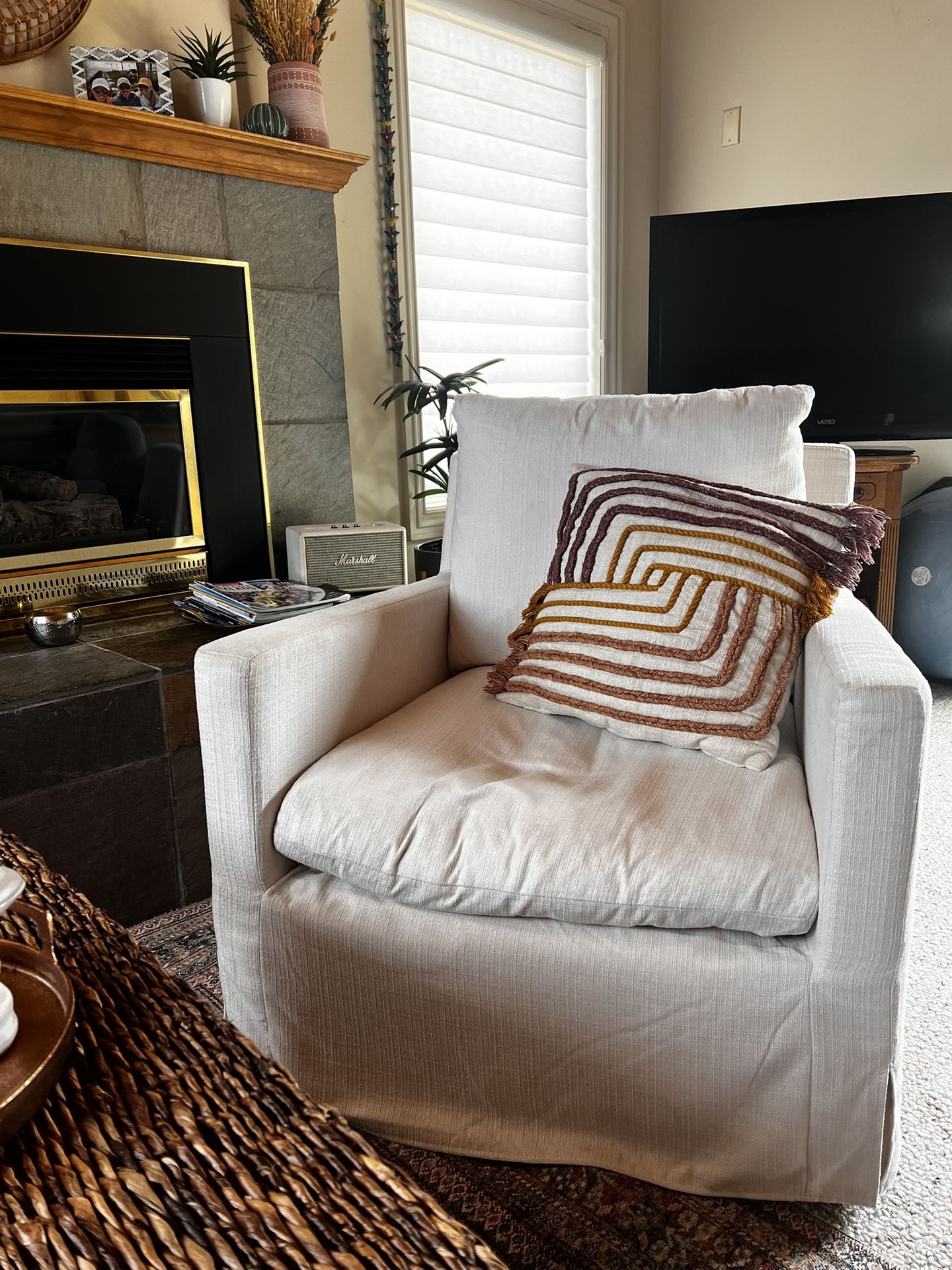 Feather Filled Swivel Brynn Armchair 3d mon