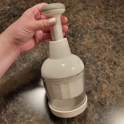 Pampered Chef Food Chopper