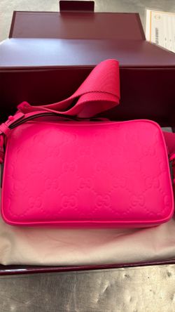 Gucci purse hot pink