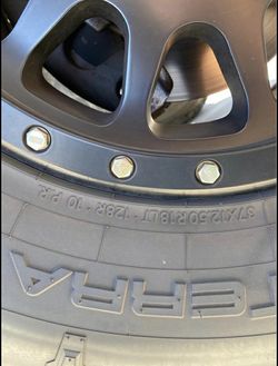 Nitto 37 12 50r18. Grappler 2