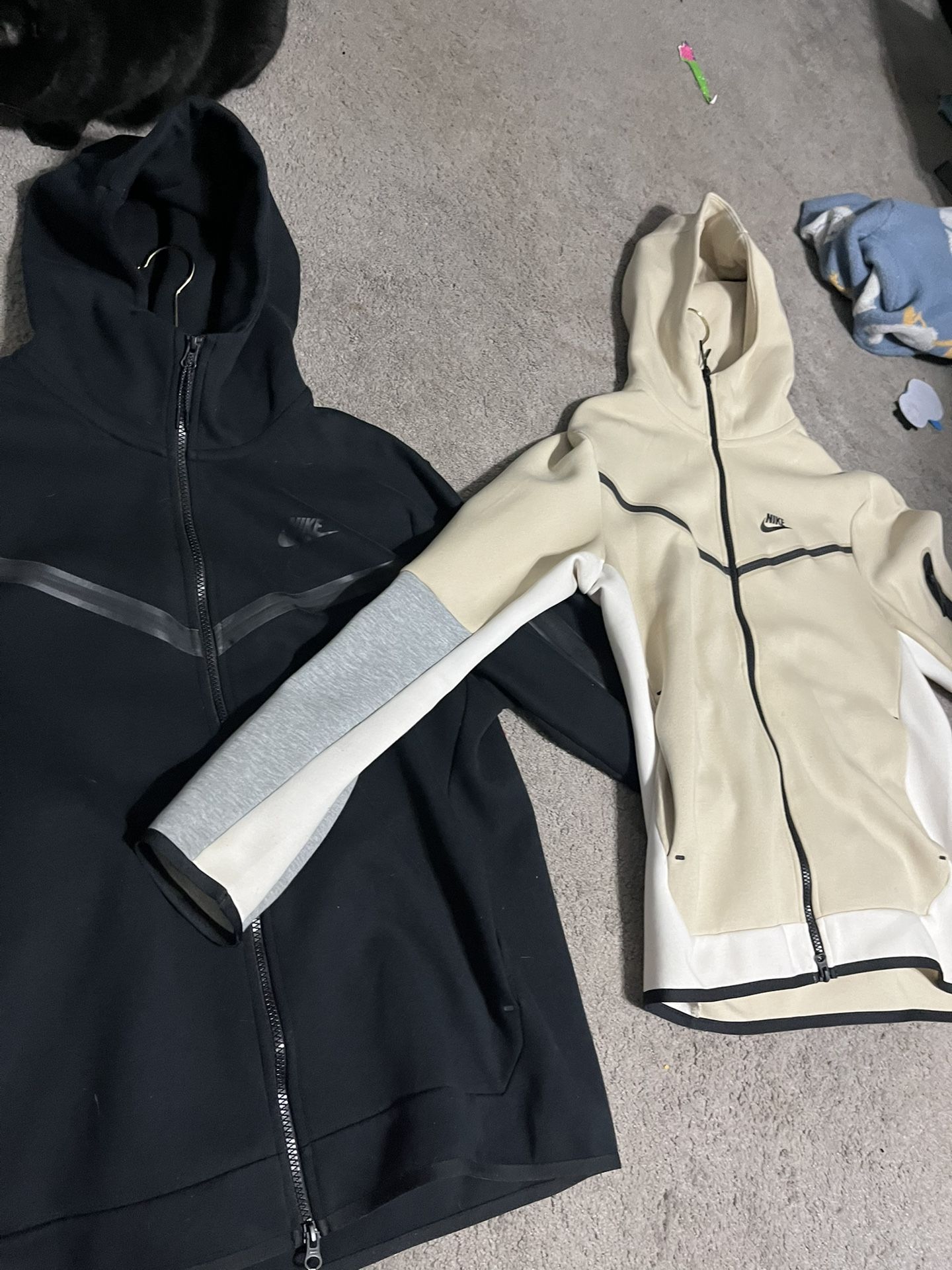 Nike Tech Hoodie Bundle