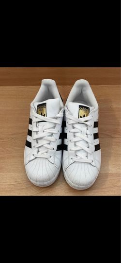 Adidas - Woman’s - Size 7