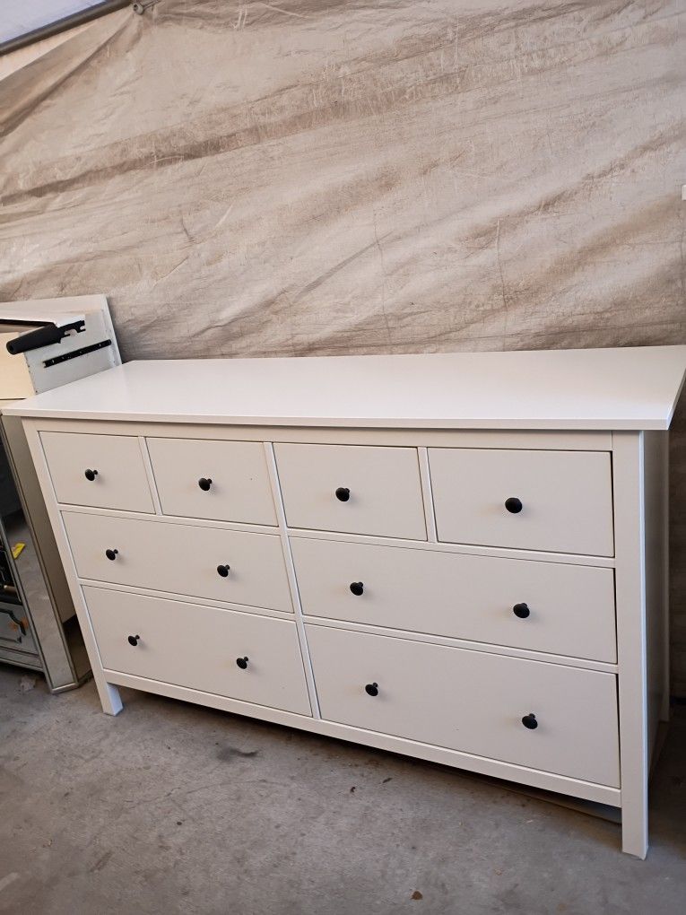 White Ikea Hemnes Dresser