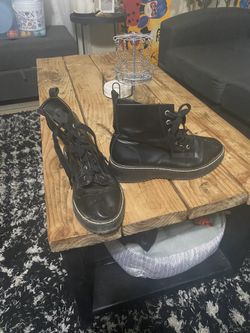 Women Boots Size 9