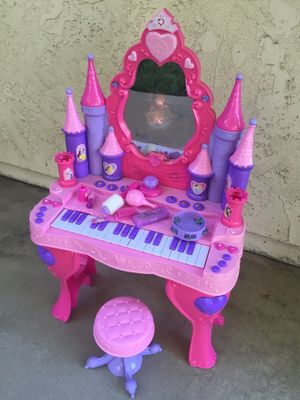 New And Used Keyboards For In Corona Ca Offerup Disney Princess Enchanted Al Piano Keybaord And Vanity For In Riverside Ca