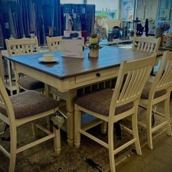 Bolanburg Dining Set Table And 4 Chairs