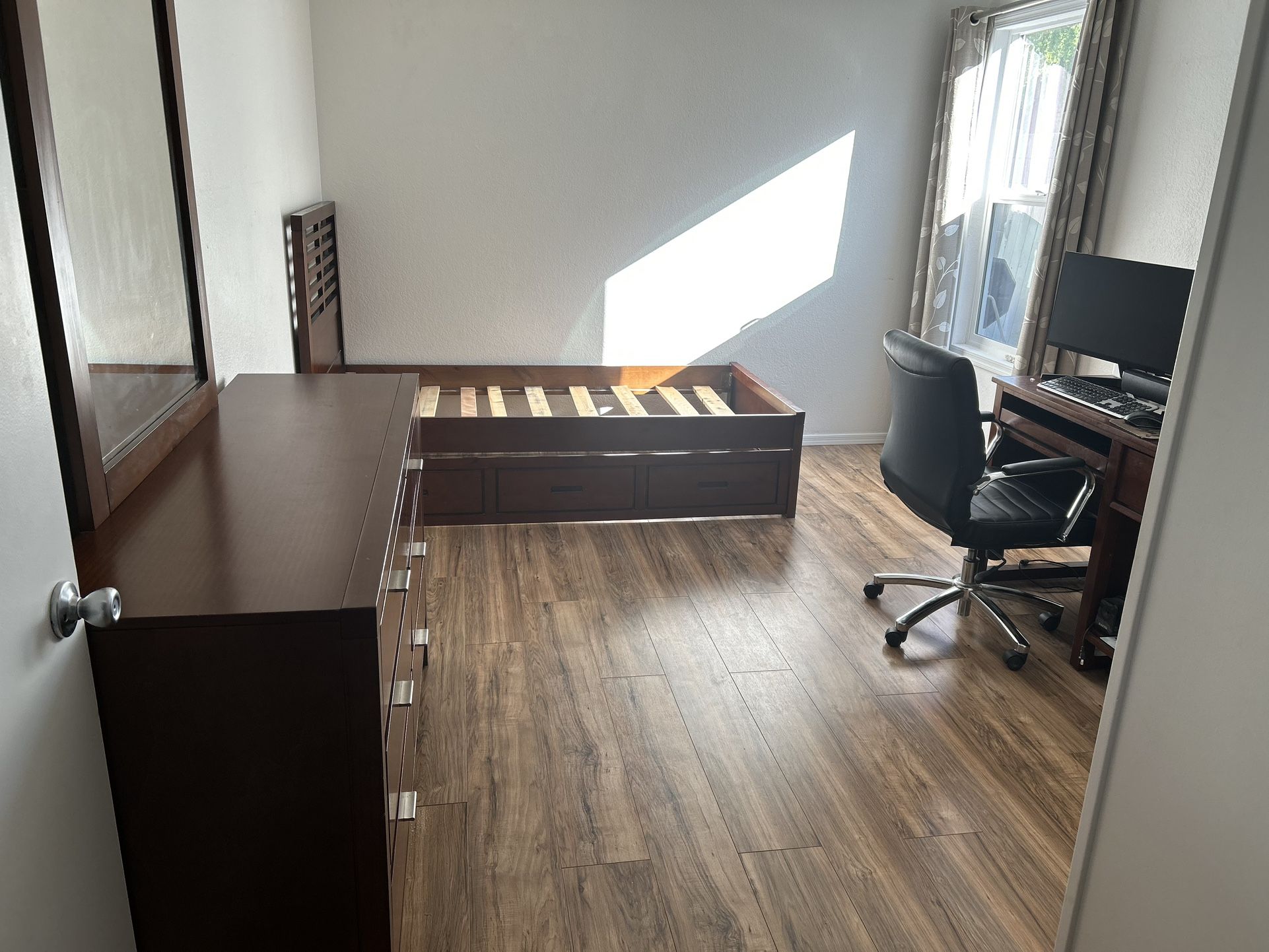 Twin Bedroom Set