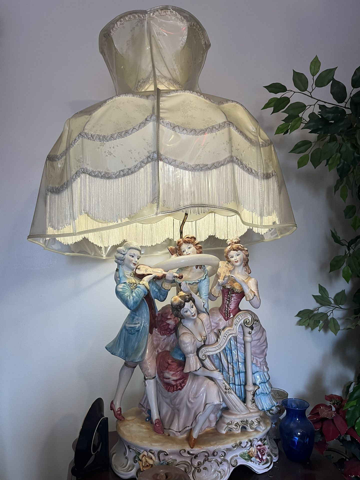 Vintage Capodimonte Victorian Lamp