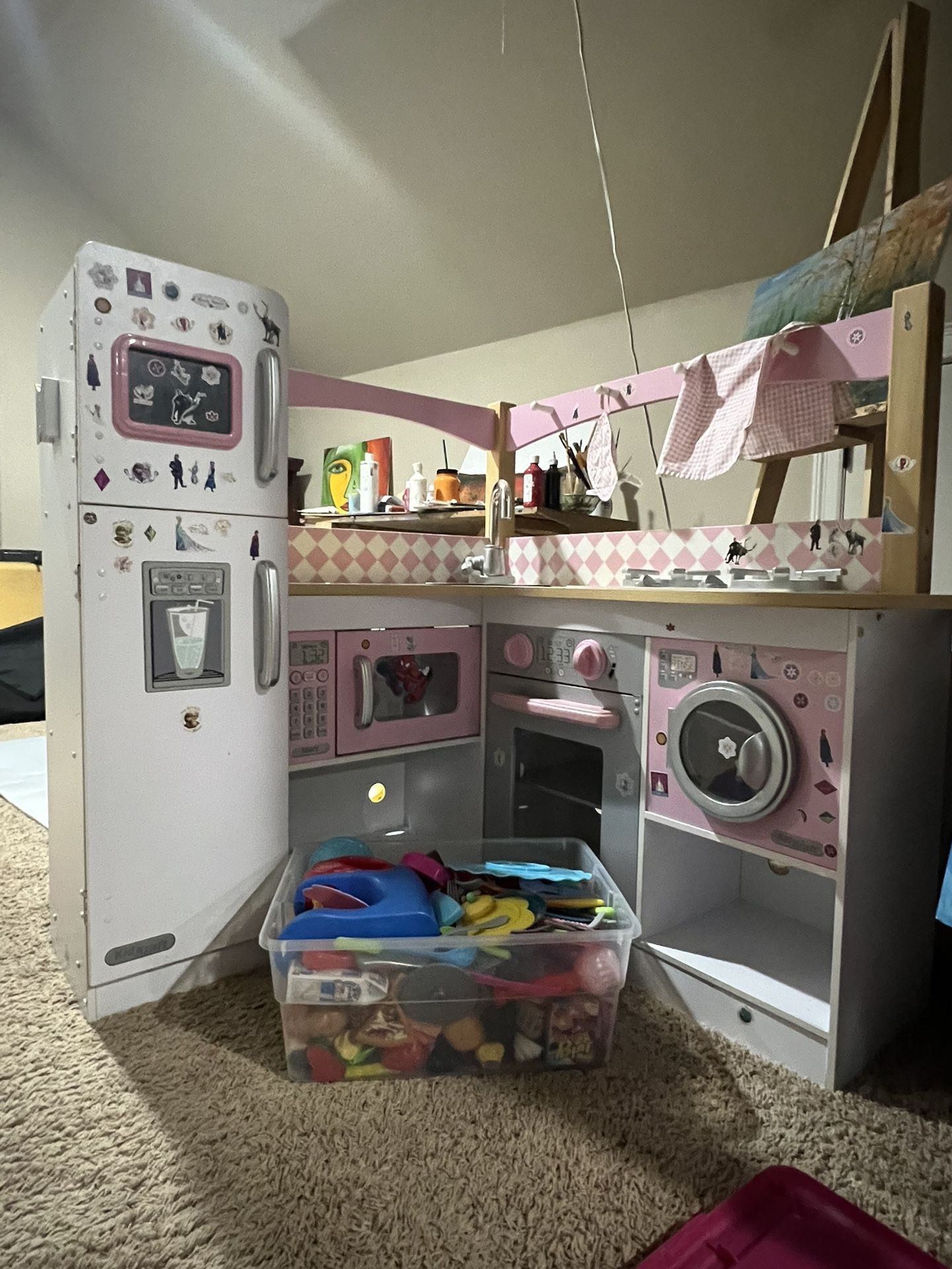 Kidkraft Pink And White Toy Kitchen Set