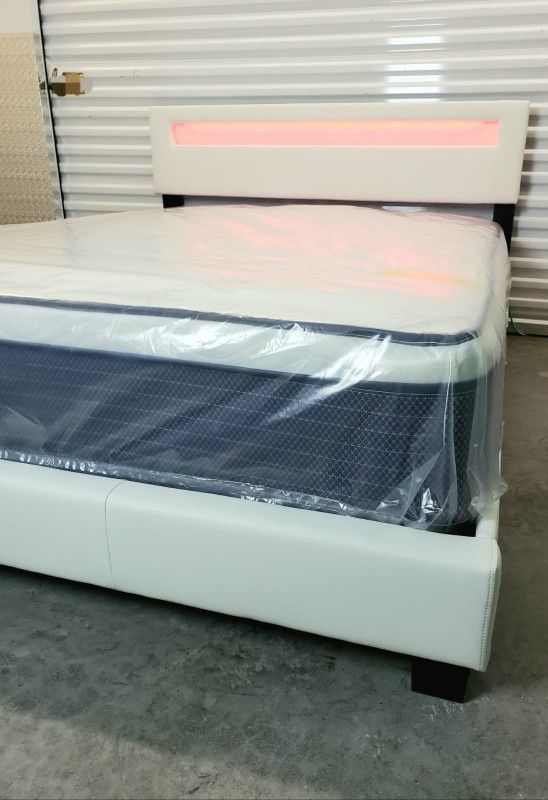 NEW QUEEN PILLOW TOP MATTRESS and BOX SPRING. Bed frame not included π