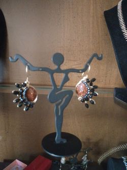 Aretes Nuevos Con Natural Gold Sand Stone