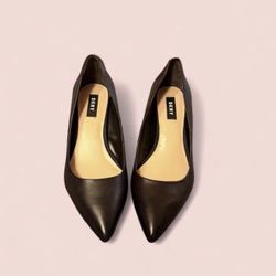DKNY 2000s Black Leather Pumps Size 7 