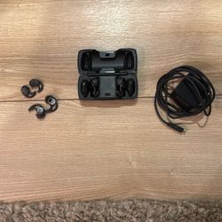 Bose Soundsport-Free Wireless Headphones With Charger And Other Size Ear Pieces 