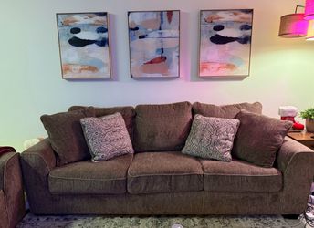 PULL OUT COUCH / SLEEPER SOFA