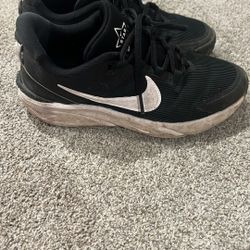Nike Shoes Size 4