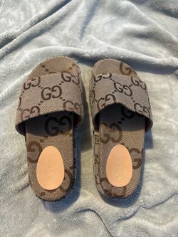 Woman’s platform gucci slides