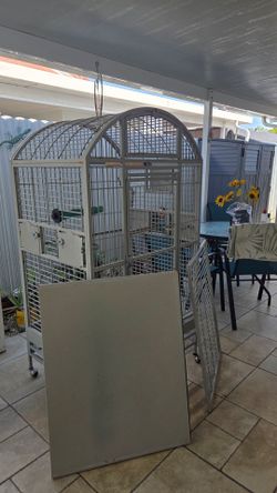 Jaula Beige De Hierro Fuerte Para Aves Grandes En Exelentes Condiciones
