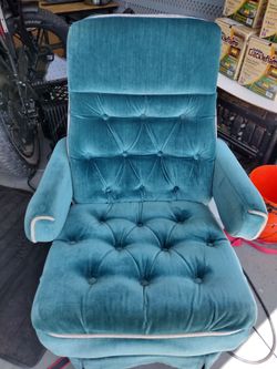 Van captain chairs 2 driver and passenger