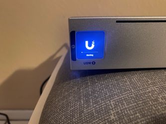 Ubiquiti UniFi 16-Port Gigabit PoE+