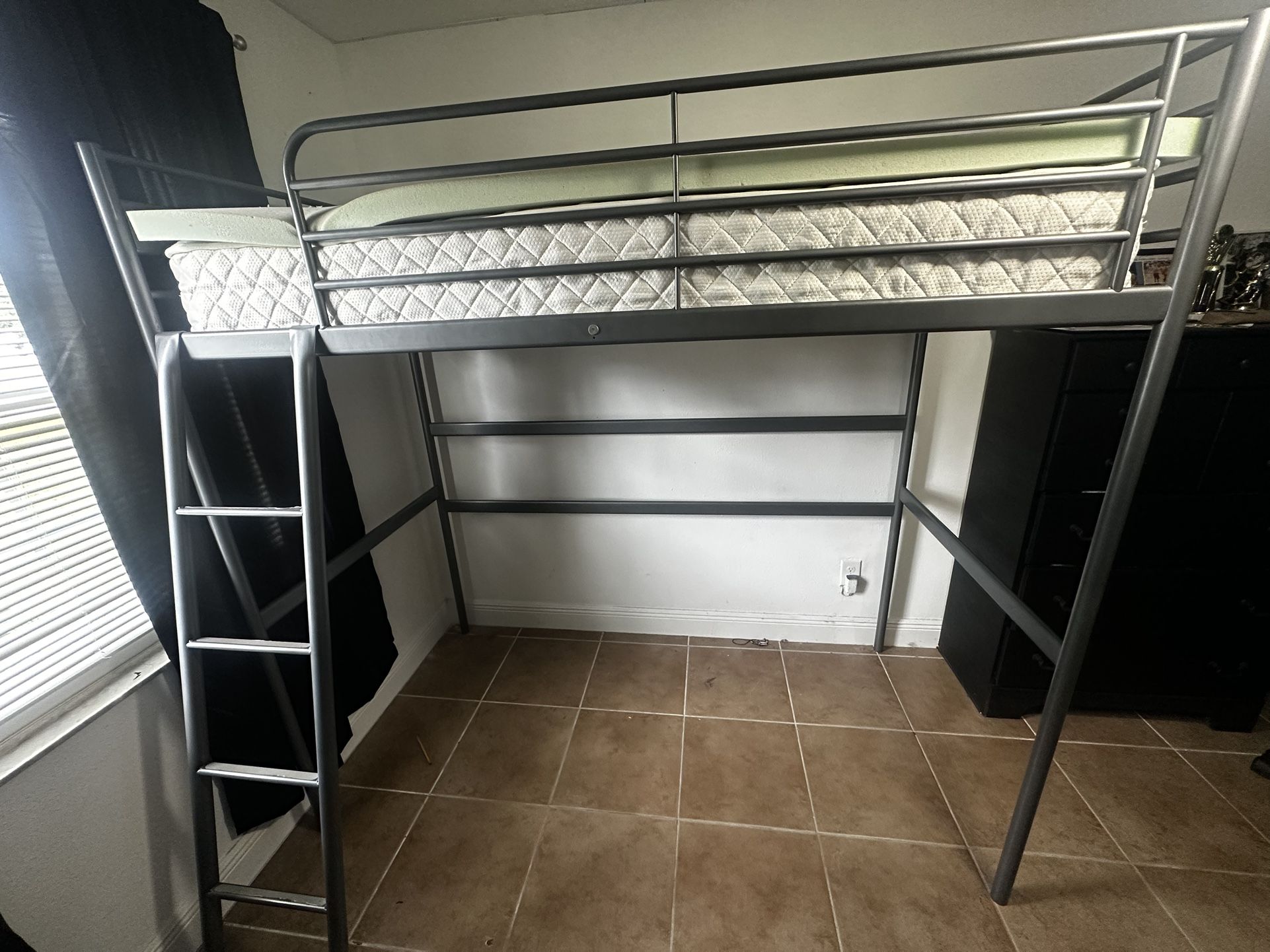 Twin Loft Bunk Bed 