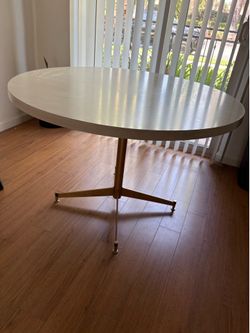 Round table and 4 chairs