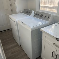 Like New GE Washer & Gas Dryer Set – Used Less Than 20 Times