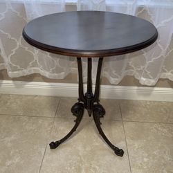 Vintage Style Round Accent Table – Wood Pedestal Base