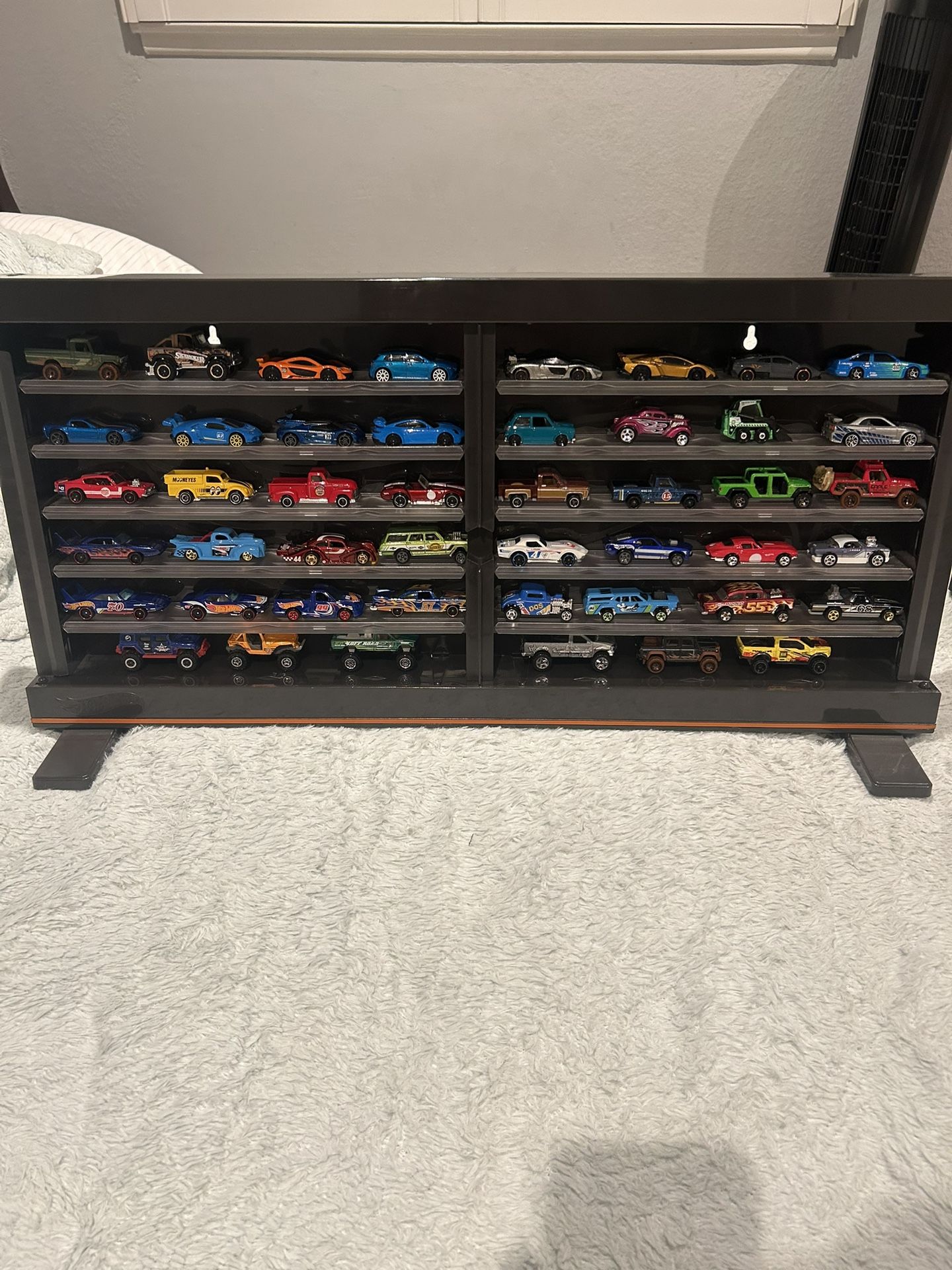 Hotwheels Collectors Car Holder (With Cars)