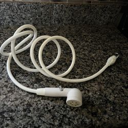 Diane Portable Shampoo Spray Hose – Sink Hose Nozzle for Washing Hair – 43” – White – D880