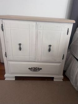 Large all wood night stand / end sofa table