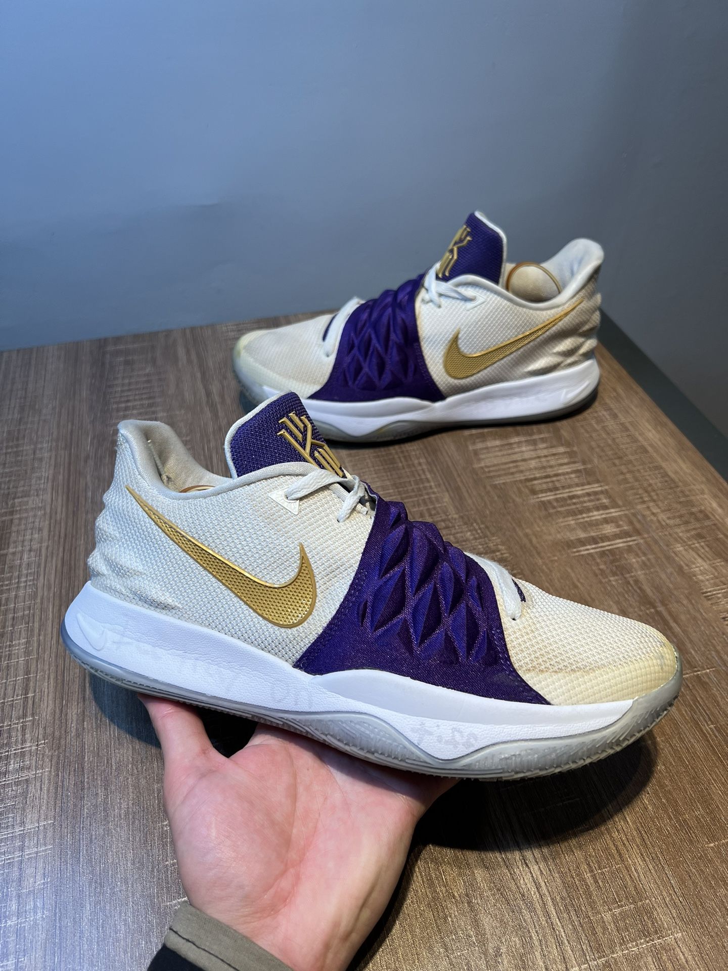 Nike Kyrie 1 Low Basketball Shoes Purple AT8588-999 Men’s Size 10 Sneakers