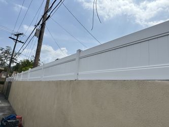 Vinyl topper fence