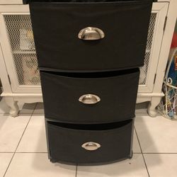 Three Drawer Storage Bind/nightstand 