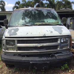 2001 Chevy Express Parts Truck.