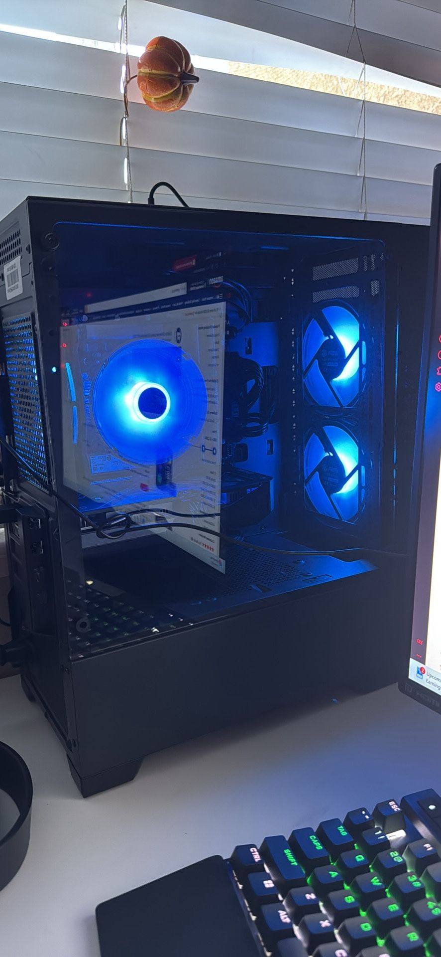 Gaming PC Intel | Core i5-14400F | GeForce RTX 5060 | DLSS 4 32GB DDR4 3200MHz | 1TB M.2 NVMe SSD