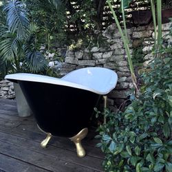 Beautiful Acrylic Clawfoot Soaking Bathtub 
