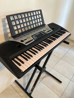 Yamaha 61 keys keyboard piano