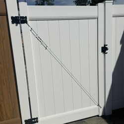 PVC Vinyl Fence Gate – Heavy Duty – Ready for Pickup