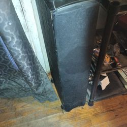 Klipsch Tower Speakers Pair And Sub