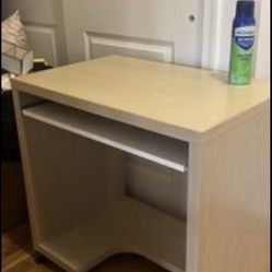 Desk With Pull Out Keyboard Section And Wheels 