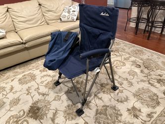 Beach chair with carrying bag