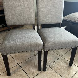 2 Dinner Table Chairs Nuevas New