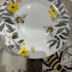 Wedding decor bee decorations gorgeous !