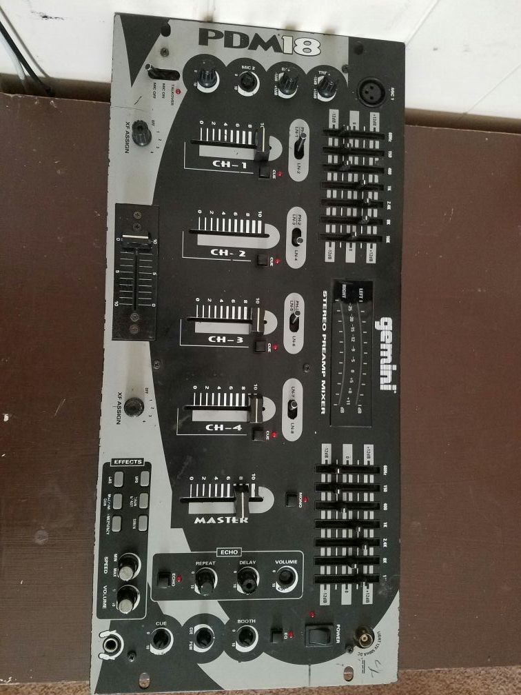 Gemini DJ mixer