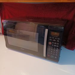 Microwave Kenmore  1200 Watts Works Good 