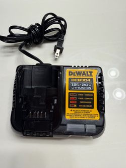 DeWalt DCB1104 fast charger