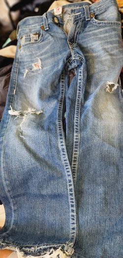 TRUE RELIGION JEANS USED LOOK AT PICTURES FOR SIZE AND WHAT YOU WILL BE BUYING