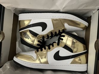 Air Jordan 1 Mid SE Brand New Gold Size 10 2020