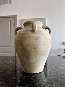 Stone Vase Decor 