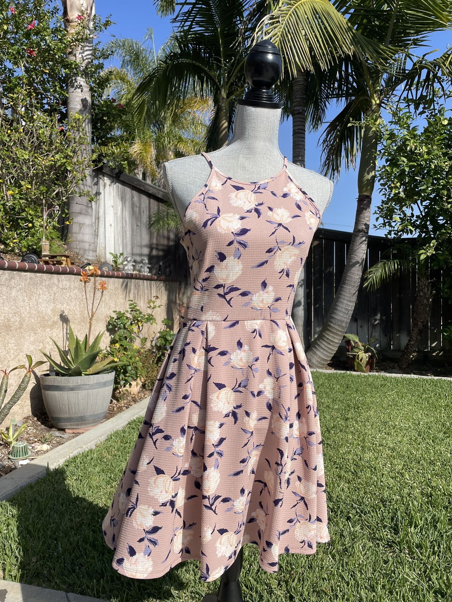 Soprano Spring Summer Dress Juniors Medium Spaghetti Strap Light Pink Floral Dress